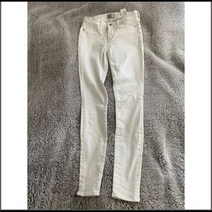White Demin Jeans | Abercrombie & Fitch | size 00R 24 |